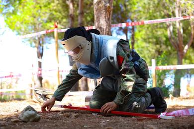 中國(guó)第21批赴黎維和官兵通過聯(lián)合國(guó)掃雷、排爆資質(zhì)認(rèn)證