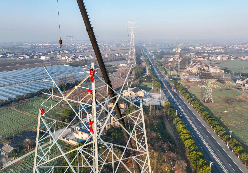 江蘇靖江：輸電線(xiàn)路建設(shè)施工忙