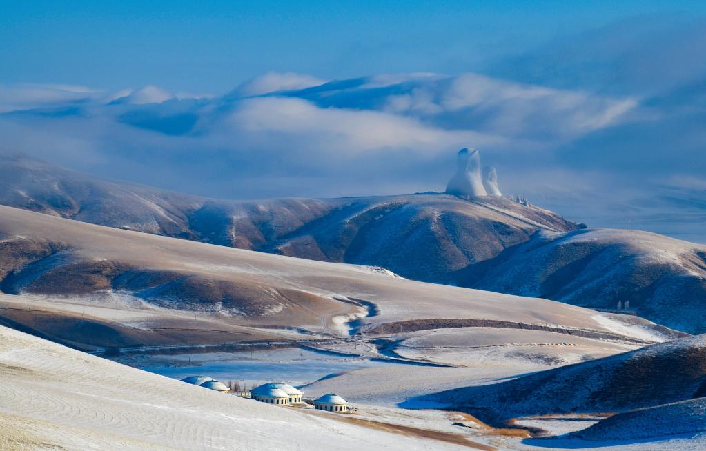 內(nèi)蒙古霍林郭勒：草原雪景美如畫(huà)