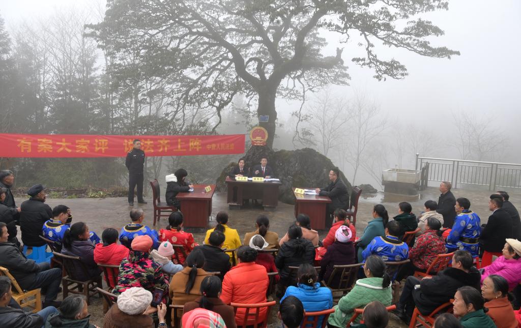 湖北鶴峰：巡回送法進(jìn)鄉(xiāng)村