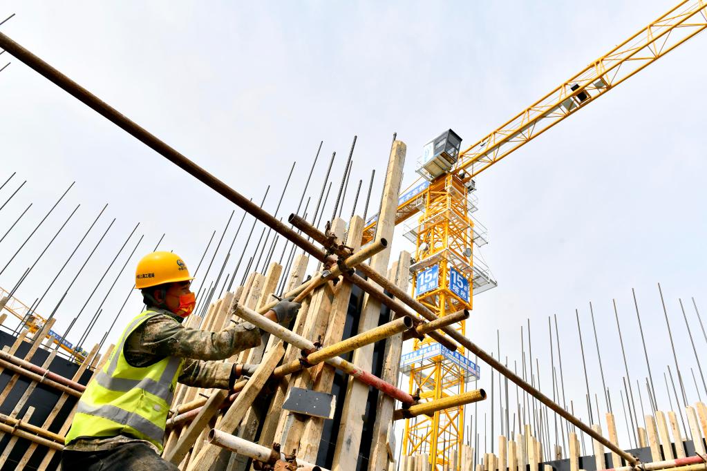 濟(jì)南地鐵6號(hào)線位里莊車輛段建設(shè)忙