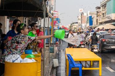 泰國(guó)廊開：慶祝潑水節(jié)