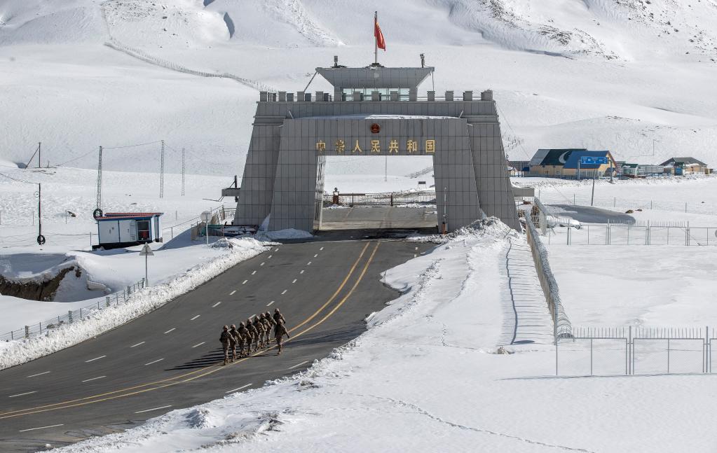 國(guó)道之行 從雪山奔向大海丨“清澈的愛”奔流在世界海拔最高的國(guó)門