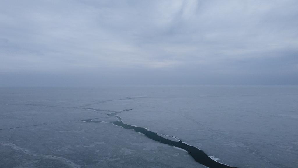 冰與水之歌：呼倫湖開(kāi)湖進(jìn)行時(shí)