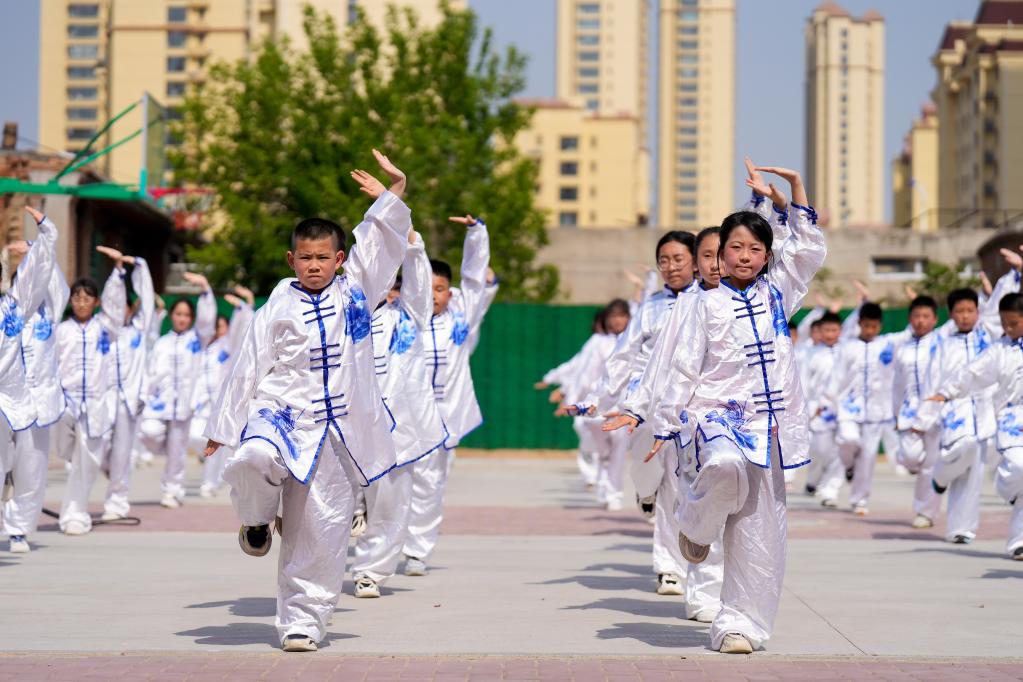 河北灤南：多彩社團(tuán) 繽紛校園