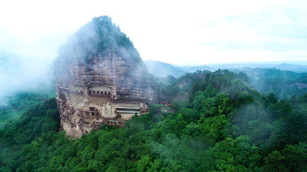 甘肅天水出現(xiàn)“麥積煙雨”景觀