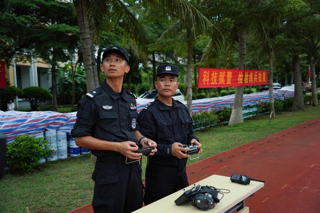 海南省公安機關警用無人機培訓班結業(yè)并舉行警航比武演練