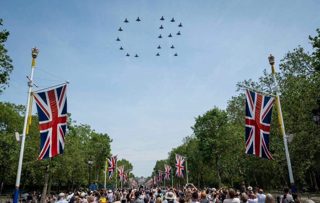 英國舉行皇家閱兵式慶祝國王官方生日