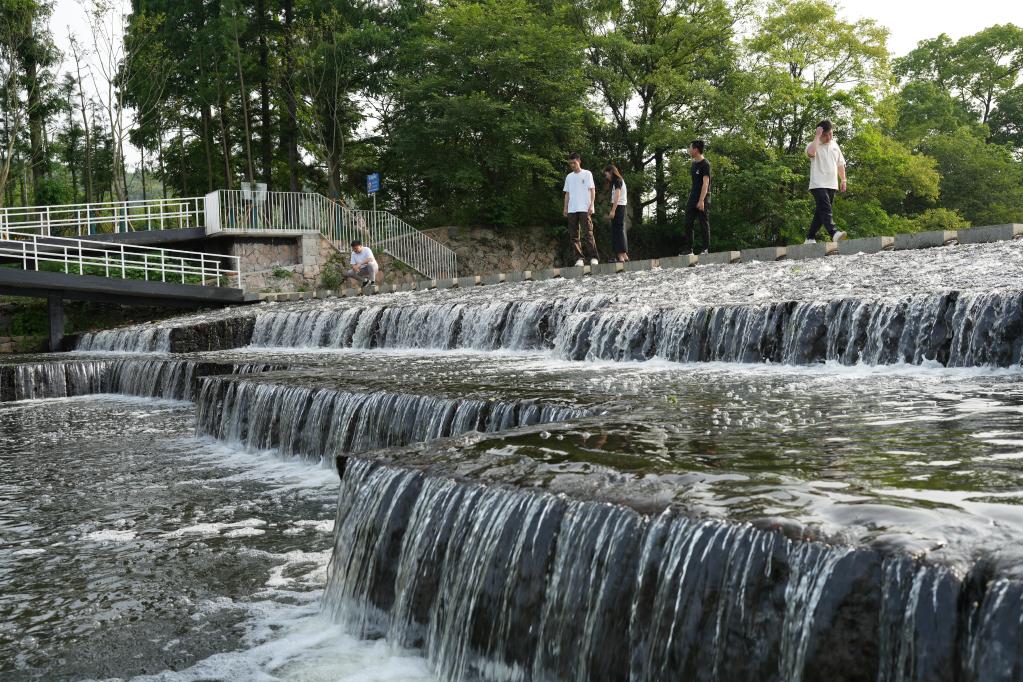 “千萬工程”調研行丨浙江湖州：山區(qū)小鎮(zhèn)的“美麗逆襲”