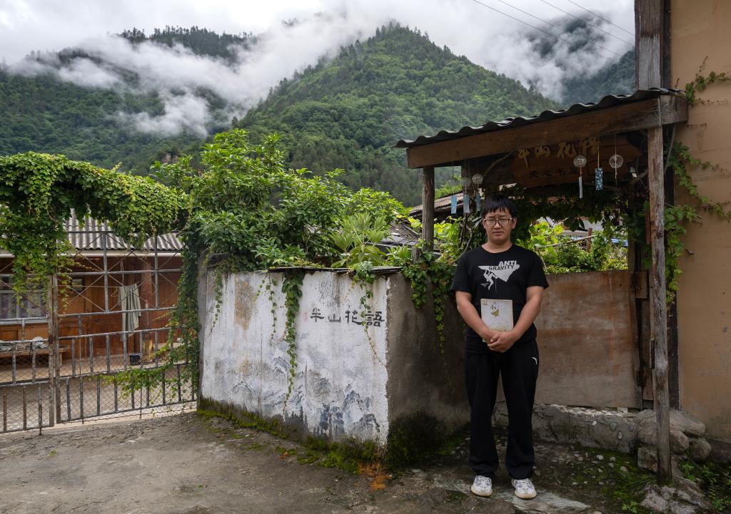 國道之行 從雪山奔向大海丨怒江邊，書香把夢(mèng)想送往遠(yuǎn)方