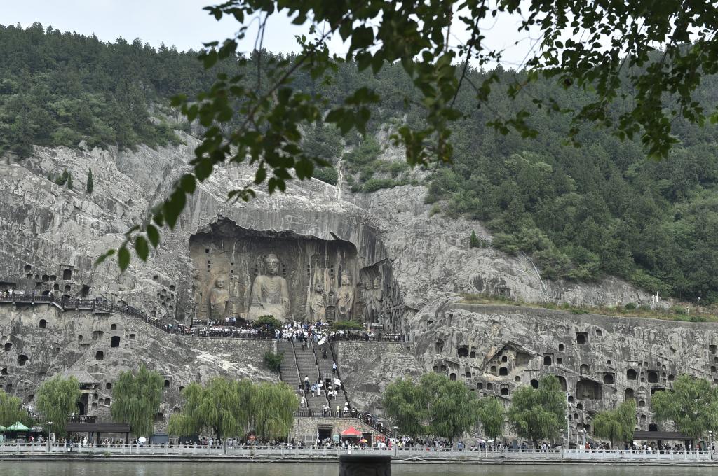 洛陽(yáng)名勝引游人