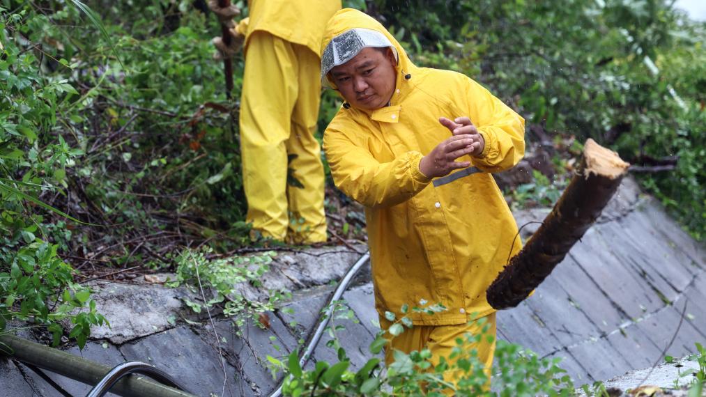 新華全媒+丨臺(tái)風(fēng)“泰利”在廣西沿海再次登陸