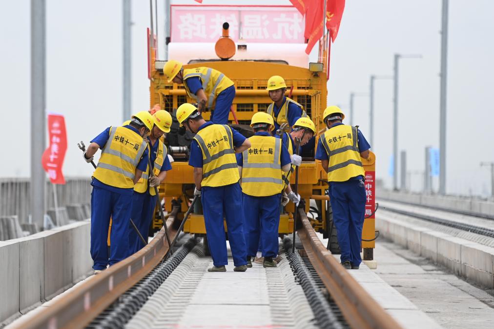 浙江：杭溫鐵路開(kāi)始全線鋪軌