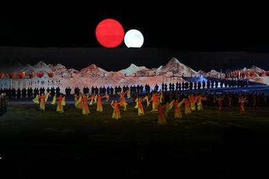 大型實(shí)景音樂劇《昆侖之約》亮相第六屆中國(guó)新疆國(guó)際民族舞蹈節(jié)