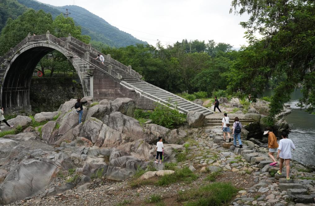 避暑游帶動山區(qū)夏日經(jīng)濟(jì)