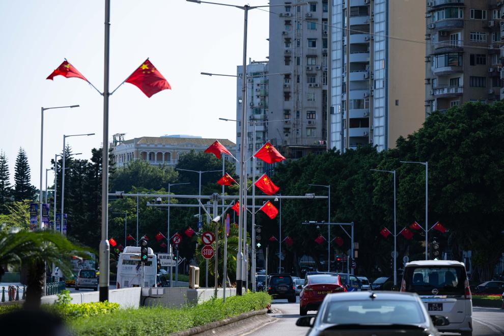 澳門(mén)：紅旗飄飄 喜迎國(guó)慶