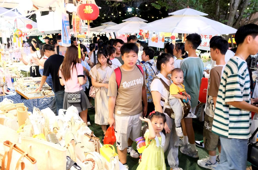 廣西南寧：假日帶火夜經濟