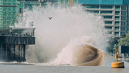 浙江海寧：直升機(jī)上俯瞰錢(qián)塘大潮