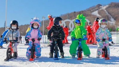 吉林各大雪場(chǎng)“開(kāi)板”，新玩法續(xù)寫(xiě)冰雪熱